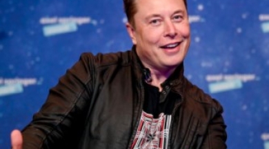 Elon Musk, şimdi de Manchester United'ı satın alıyor-muş!