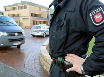 Almanya'da aşırı sağcılara operasyon: 12 gözaltı