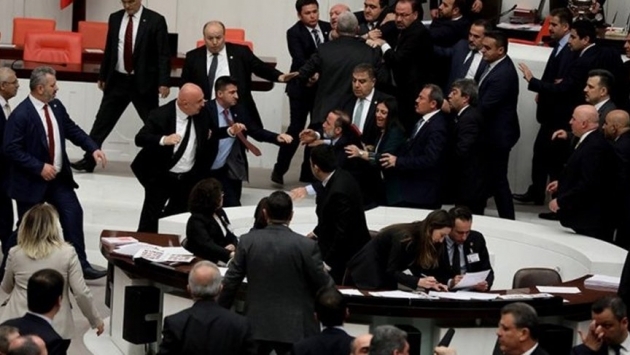 AKP'li vekil: Muhakkak bir yerlerinin kırılması lazımdı, gelirse eksik kalanı tamamlarız