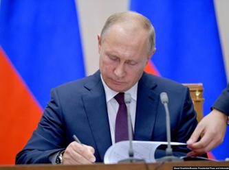Putin ile ilgili Rusya Parlamentosu'nda yeni düzenleme