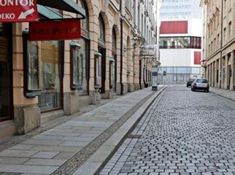 Almanya'da ilk geniş kapsamlı sokağa çıkma kısıtlaması geldi