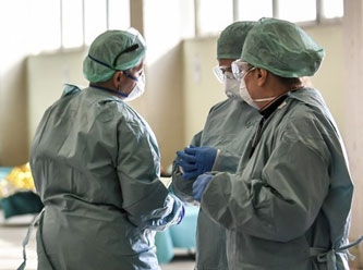 İtalya'da sağlık çalışanları afeti yaşıyor: 6 bin 500'e yakın sağlıkçı virüs kaptı