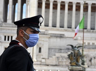 İtalyanlar İki Aylık Karantinanın Ardından Yeniden Sokakta