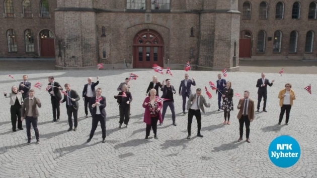 Anayasa Günü’nü kutlayan Norveç Kabinesinin dans performansı viral oldu