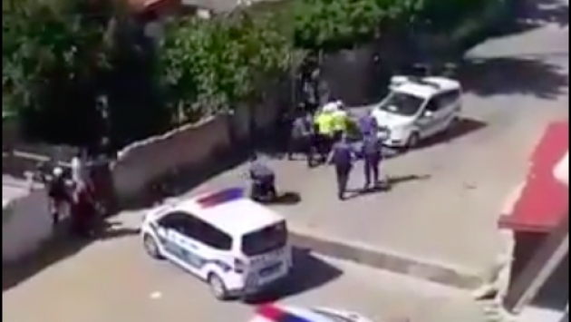 Çorlu’da polisin, evinin önünde oturan kişiyi darbettiği görüntüler paylaşıldı