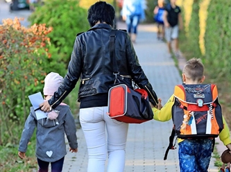 Almanya'da hükümetten her aileye çocuk başına 300 euro yardım