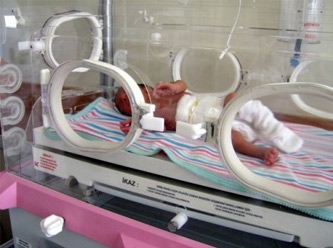 Meksika'da yeni doğan üçüzlerin testleri pozitif çıktı
