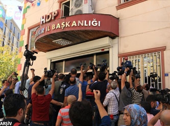 Diyarbakır'da HDP operasyonu: Eski belediye başkanları dahil 42 gözaltı