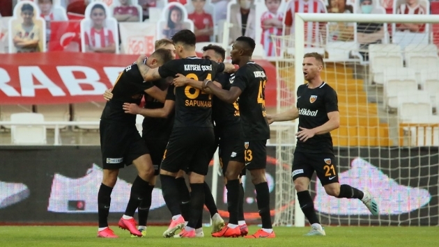 Şampiyonluk kovalayan Sivasspor evinde Kayseri’ye yenildi