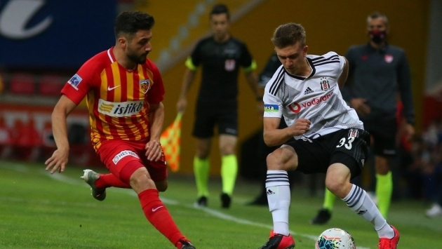Düşme potasındaki Kayseri evinde Beşiktaş'ı 3-1 mağlup etti