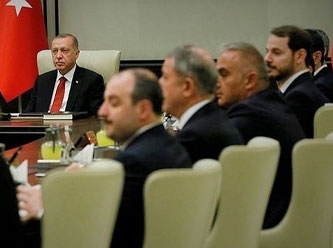 AKP Kulisleri kaynıyor Kabine değişikliği her an yapılabilir