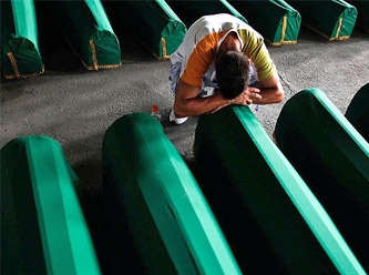 Avrupa'nın büyük utancı: Srebrenitsa katliamının üzerinden 25 yıl geçti