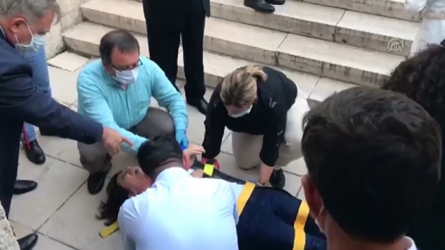 HDP'li Beştaş Meclis'te merdivenlerden düşerek yaralandı
