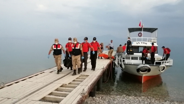 Van’da batan teknede yaşamını yitirenlerin sayısı 54’e yükseldi