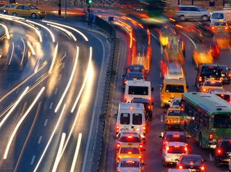 Bilim İnsanları sıcak havalarda uyardı: Trafikte aracın camlarını açık tutmayın!