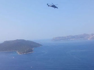 Akdeniz'de sular ısınıyor: Kaş ve Meis arasında Türkiye ve Yunan hücum botları karşıya geldi