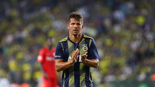 Emre Belözoğlu, aktif futbol kariyerini noktaladı