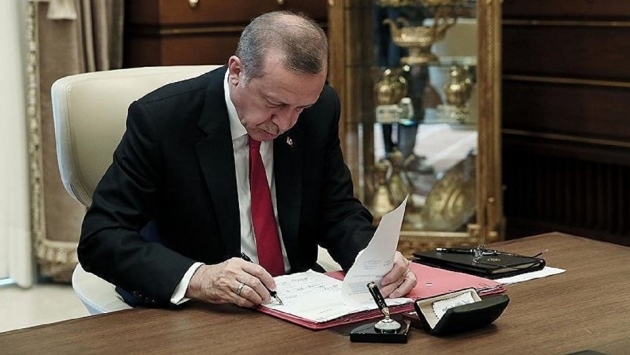 Saray’da iki insan boyu evrak Erdoğan’ın imzasını bekliyor