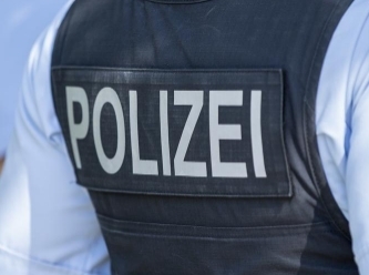 Alman polisinden Floyd olayını anımsatan gözaltı