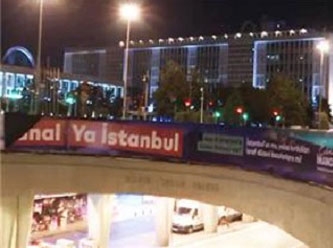 Polis, İmamoğlu'nun afişlerini söktü, attı!