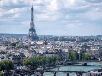 Koronavirüs nedeniyle Paris'te 'maksimum alarm' uyarısı