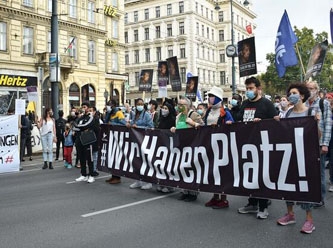 Avusturya’da mülteciler için gösteri: ‘Herkes için yerimiz var’