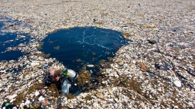 Araştırma: 'Okyanusların dibinde 4,4 milyon ton mikroplastik var'