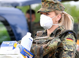 Almanya'da bir ilk: Merkel , salgın ile mücadele için orduyu göreve çağırdı