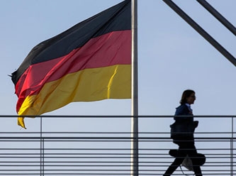 Almanya alarm zilini çaldı: 'Tekrar kapanmaya yakınız'