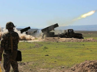 Azerbaycan-Ermenistan savaşında ateşlenen 10 füze İran'a düştü