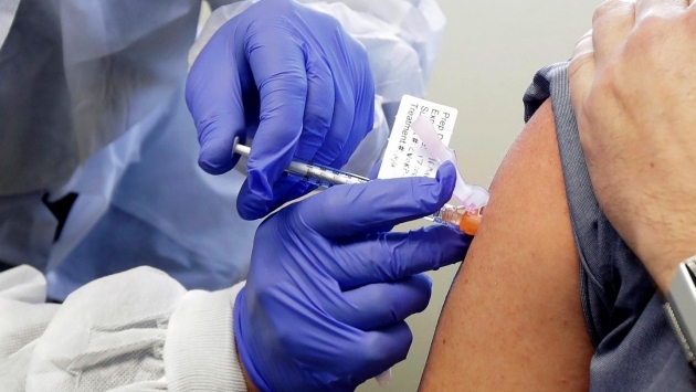 Oxford'un aşı denemelerinde bir gönüllü öldü