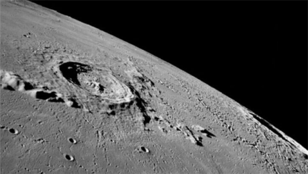 NASA'dan tarihi keşif: Ay'da su bulundu