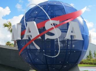 NASA'dan heyecan verici keşif: Ay yüzeyinde su bulundu