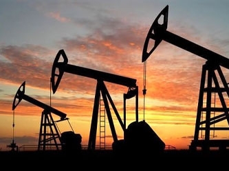 Suudi Arabistan'ın petrol gelirleri inanılmaz düştü :  Maaşları bile karşılamıyor'