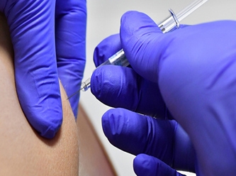 Biontech-Pfizer aşısı yapılan sağlıkçıda şiddetli reaksiyon