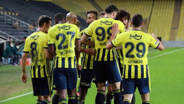 Fenerbahçe'de 3 futbolcuda koronavirüs tespit edildi