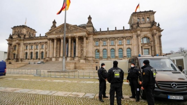 Almanya meclis binasının güvenliğini arttırıyor