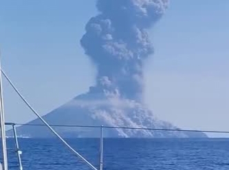 Stromboli Yanardağının patlama anı ortaya çıktı