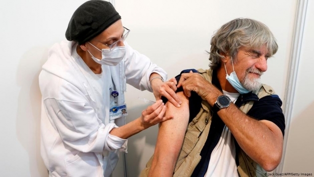 İsrail gazetesi: Ülkede, Pfizer aşısı yaptıran 13 kişi yüz felci oldu