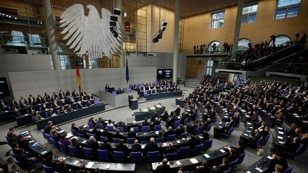 Alman meclisi Nasyonal Sosyalizm kurbanlarını andı