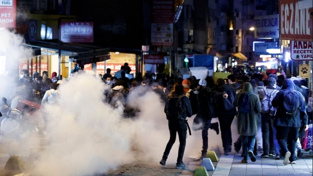 Kadıköy'deki Boğaziçi destek eyleminde gözaltına alınan 2 kişi tutuklandı!