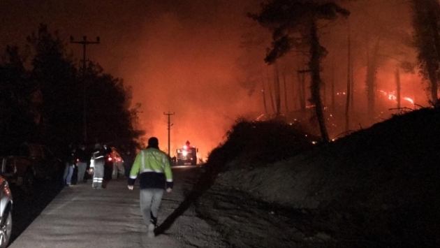 Kastamonu’daki yangın yerleşim yerlerine sıçradı: 2 köy ve bir mahalle boşaltıldı