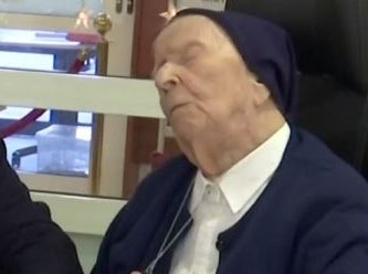 Avrupa'nın en yaşlı kişisi 116 yaşında COVID-19'u yendi