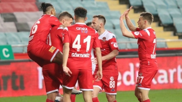 Antalyaspor, Alanyaspor’u yenerek kupada finale yükseldi