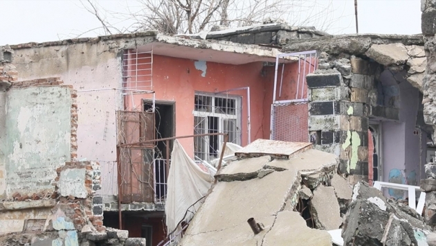 Şair Ahmed Arif’in Sur’daki evinin yıkıldığı ortaya çıktı