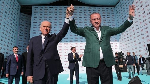AKP-MHP kongreleri yaklaşıyor: ‘AKP tabanı, partide ve kabinede değişim istiyor’