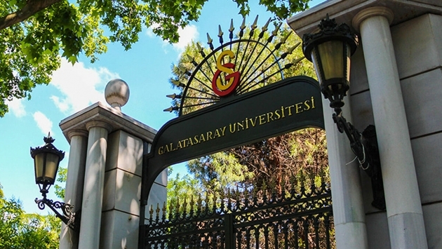 Galatasaray Üniversitesi'ndeki Fransız akademisyenlerin çalışma izni uzatıldı
