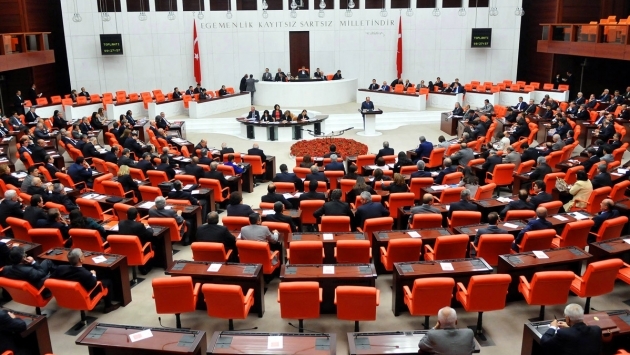 AKP, ücretsiz izne ayrılacaklar için 1500 lira teklif etti