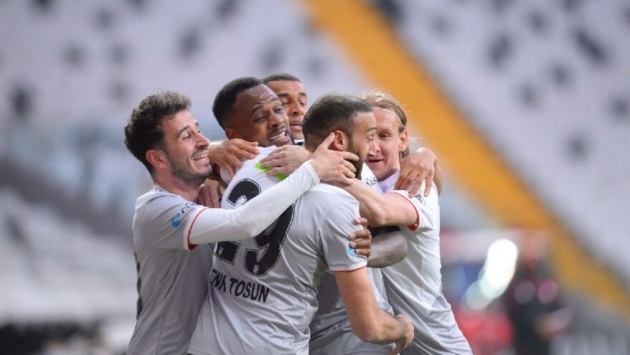 Beşiktaş, Alanyaspor’u 3-0’la geçti