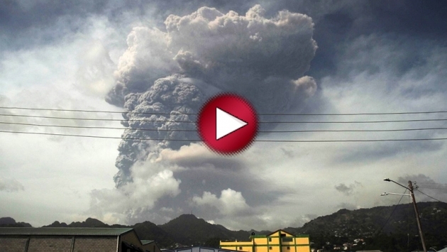 Karayipler'de yanardağ patladı